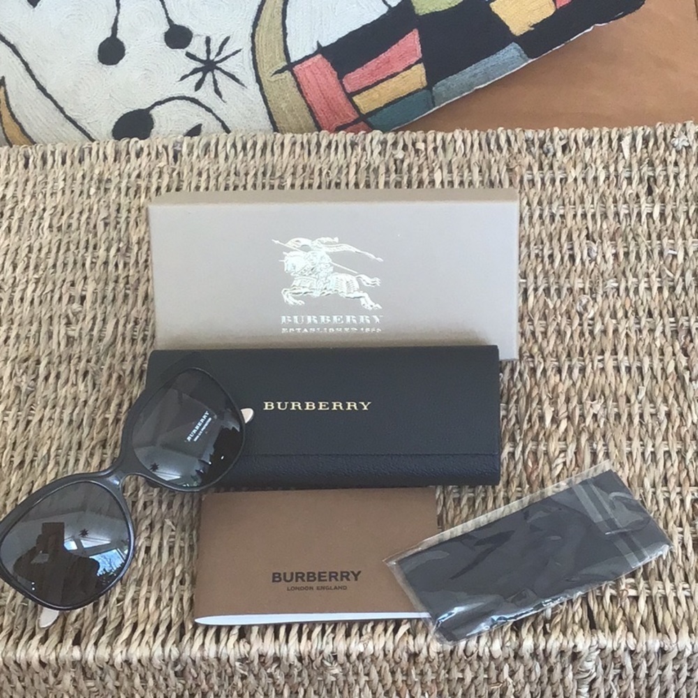Burberry Women’s Sunglasses - Picture 5 of 6